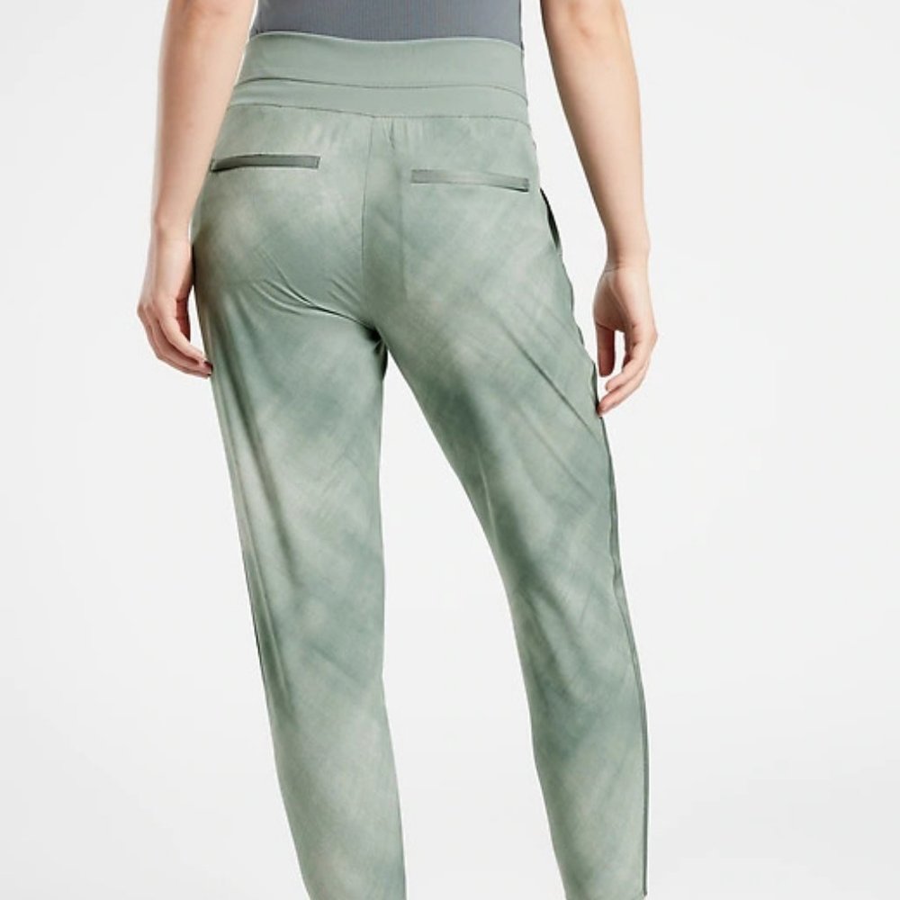 Athleta Nolita Slim Tapered Printed Crop Pant size 16 Grey - Picture 6 of 10